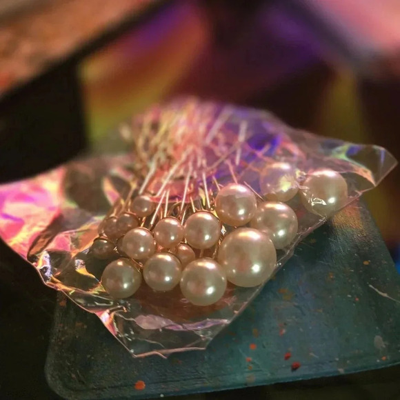 18 Pearl Bobby Pins Gold - Picture 6 of 9